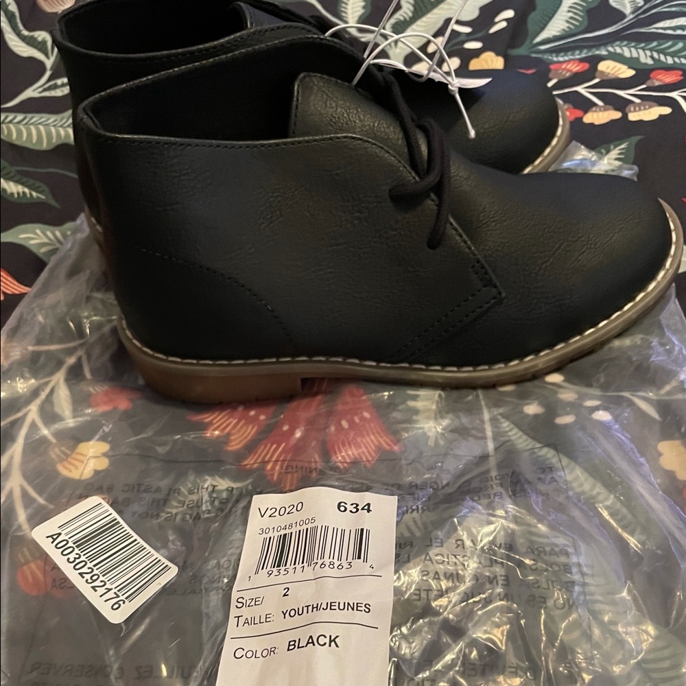 Children’s Place Boys lace up dress boots